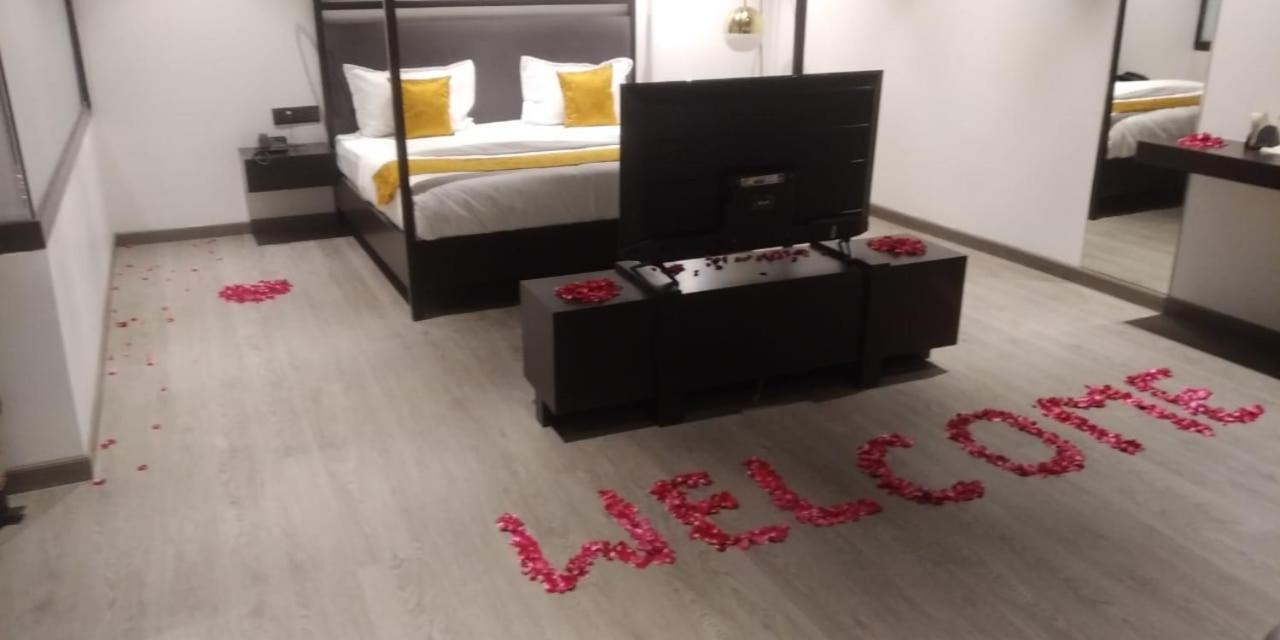 Madhav'S Lap Of Luxury Hotel Murádábád Kültér fotó